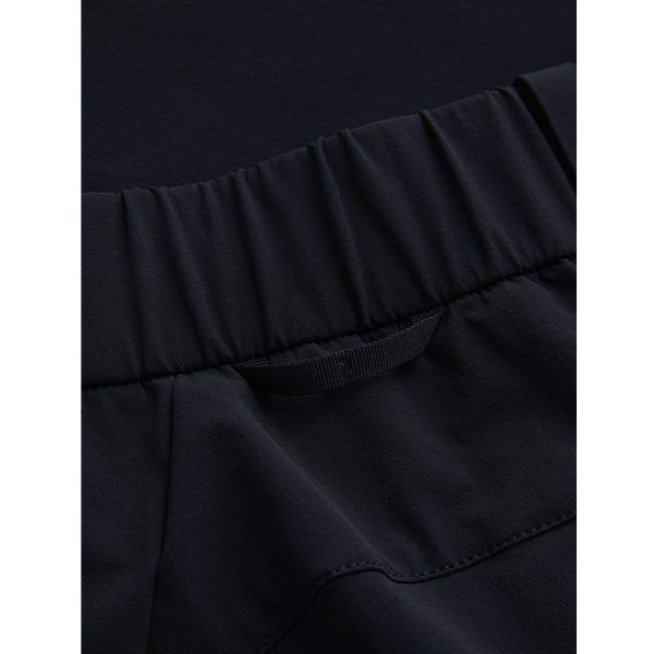 Peak Performance W Stretch Trek Shorts - Image 6
